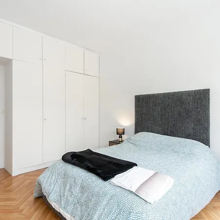Luxurious 70 Sqm Flat In The Heart Of 7th