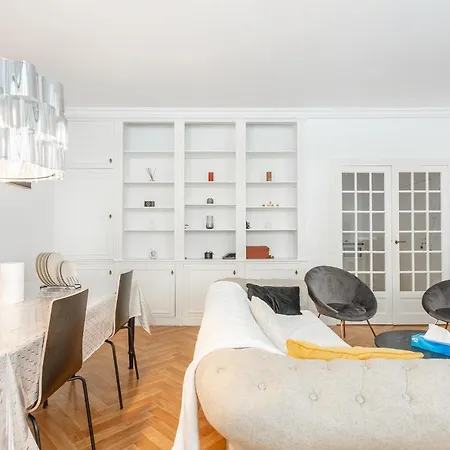 Luxurious 70 Sqm Flat In The Heart Of 7th